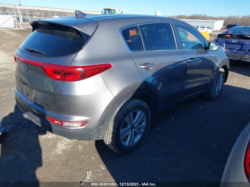 VIN KNDPMCAC4K7552219 2019 KIA SPORTAGE LX