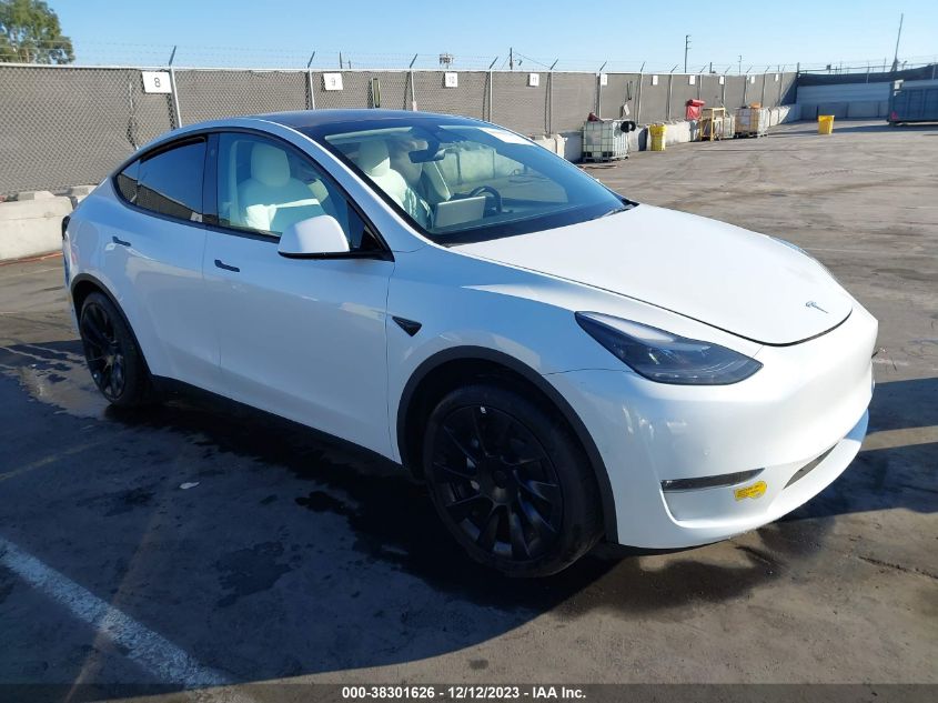 2022 TESLA MODEL Y LONG RANGE DUAL MOTOR ALL-WHEEL DRIVE - 7SAYGAEE9NF544131