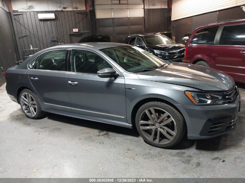 2017 VOLKSWAGEN PASSAT 1.8T R-LINE - 1VWDT7A30HC044775
