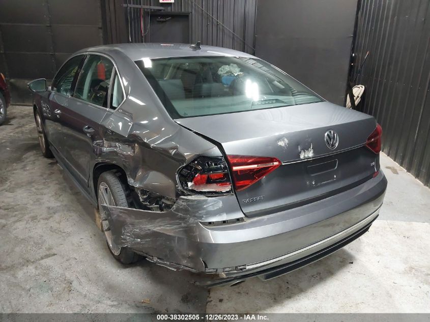 2017 VOLKSWAGEN PASSAT 1.8T R-LINE - 1VWDT7A30HC044775