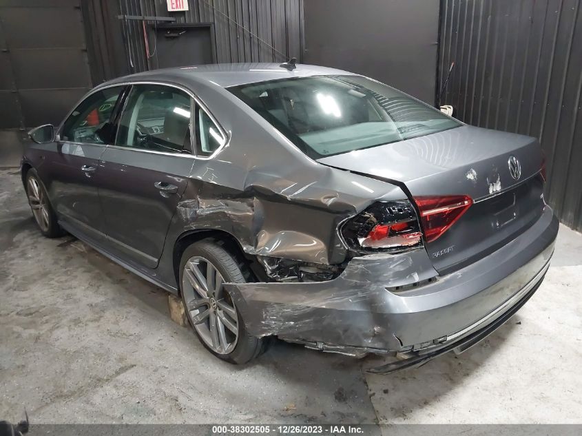 2017 VOLKSWAGEN PASSAT 1.8T R-LINE - 1VWDT7A30HC044775