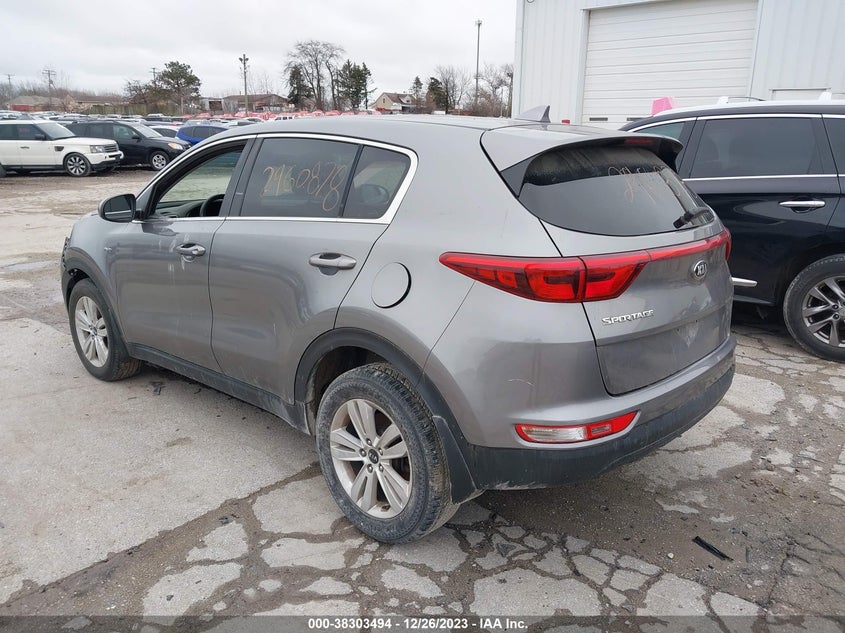 VIN KNDPMCAC8J7366360 2018 KIA SPORTAGE LX