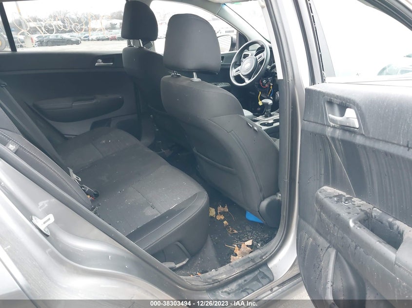 VIN KNDPMCAC8J7366360 2018 KIA SPORTAGE LX