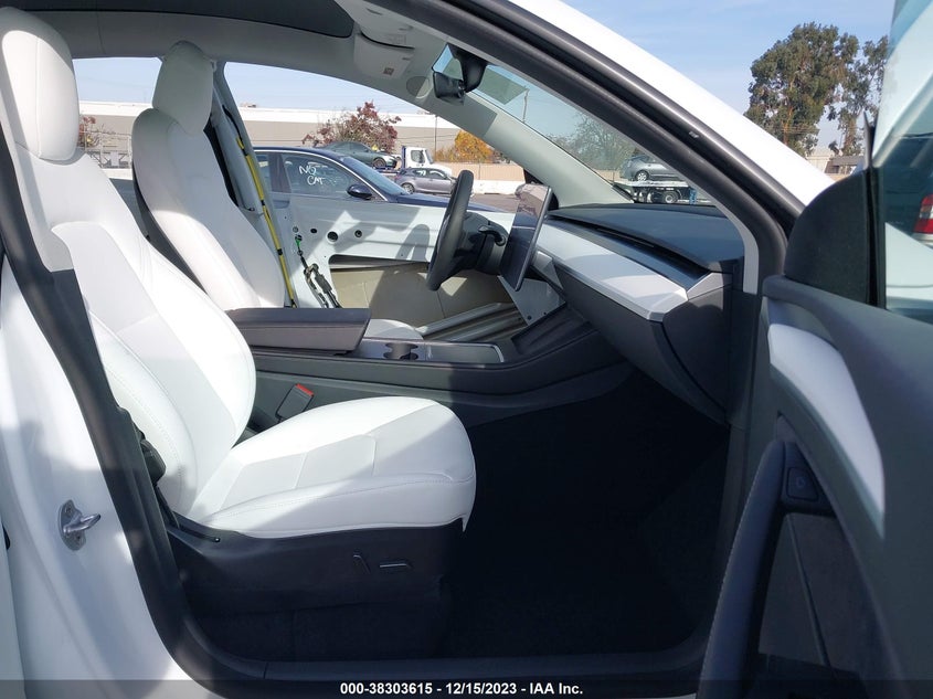VIN 7SAYGDEE6NF545738 2022 TESLA MODEL Y LONG RANGE DUAL MOTOR ALL-WHEEL DRIVE