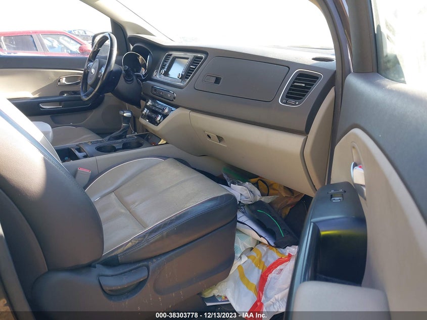 VIN KNDMB5C15H6336815 2017 KIA SEDONA LX