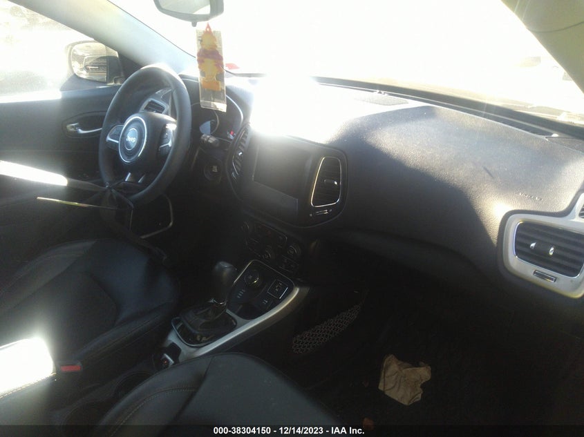 VIN 3C4NJDBB5MT537965 2021 JEEP COMPASS LATITUDE 4X4