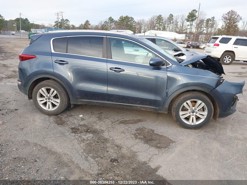 VIN KNDPM3ACXH7035662 2017 KIA SPORTAGE LX