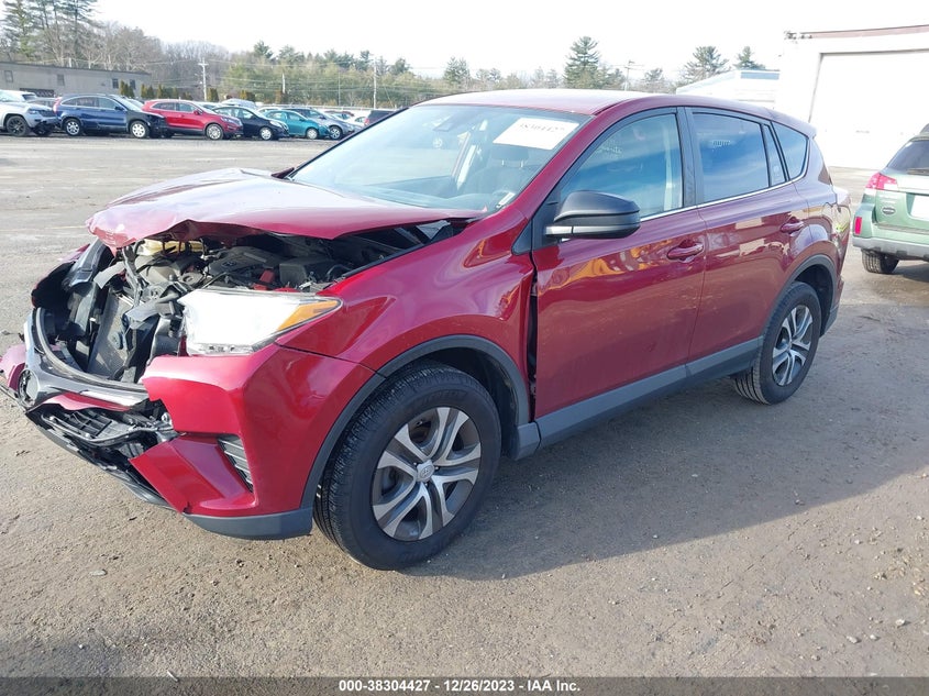 VIN JTMBFREV6JD229759 2018 TOYOTA RAV4 LE