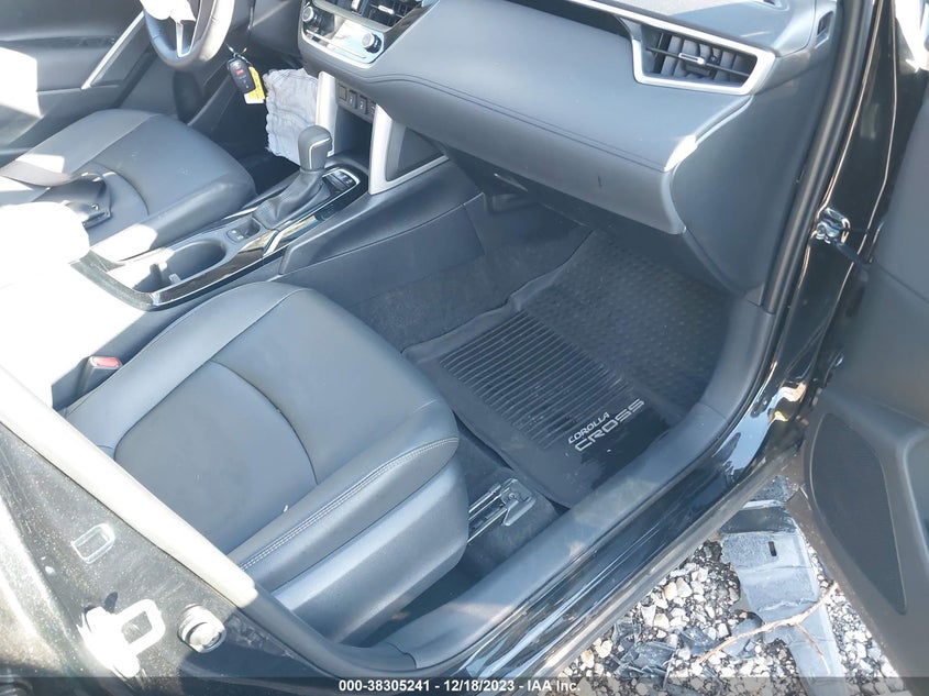 VIN 7MUDAABG5PV045673 2023 TOYOTA COROLLA CROSS XLE