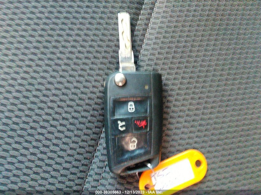 2016 VOLKSWAGEN GOLF SPORTWAGEN TSI S 4-DOOR - 3VWA17AU2GM512679