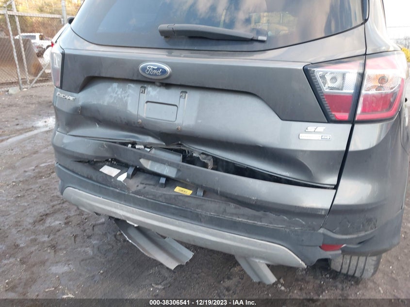 VIN 1FMCU9GD8HUC82208 2017 FORD ESCAPE SE