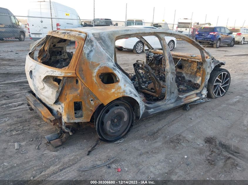 2017 VOLKSWAGEN GOLF R 4-DOOR W/DCC   NAVIGATION WVWWF7AUXHW026570