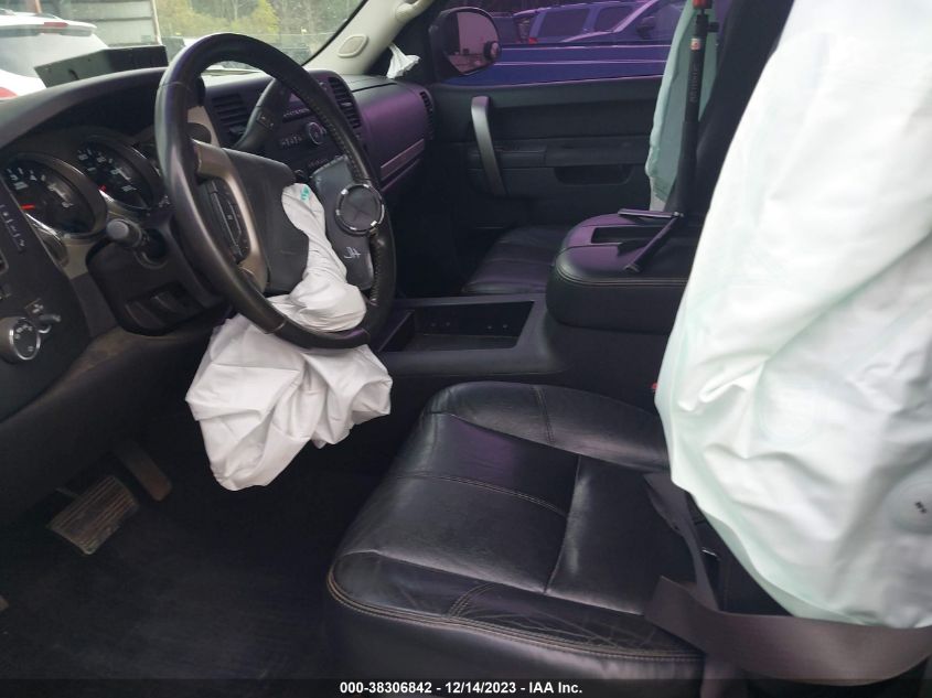 2013 CHEVROLET SILVERADO 1500 LT - 1GCRCSE03DZ245573