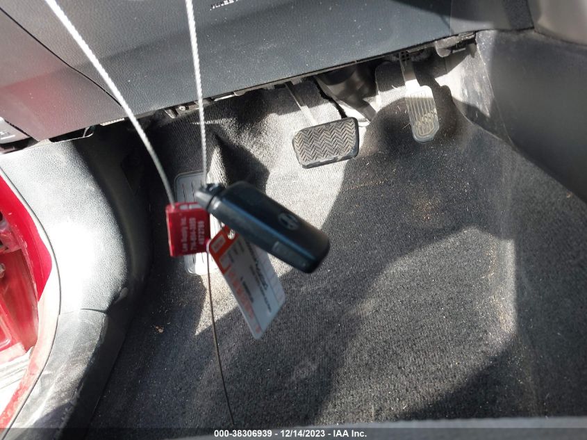 2016 TOYOTA RAV4 XLE - JTMWFREV9GJ068173