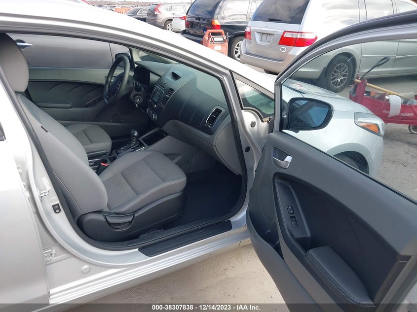 VIN 3KPFL4A72HE025294 2017 KIA FORTE LX