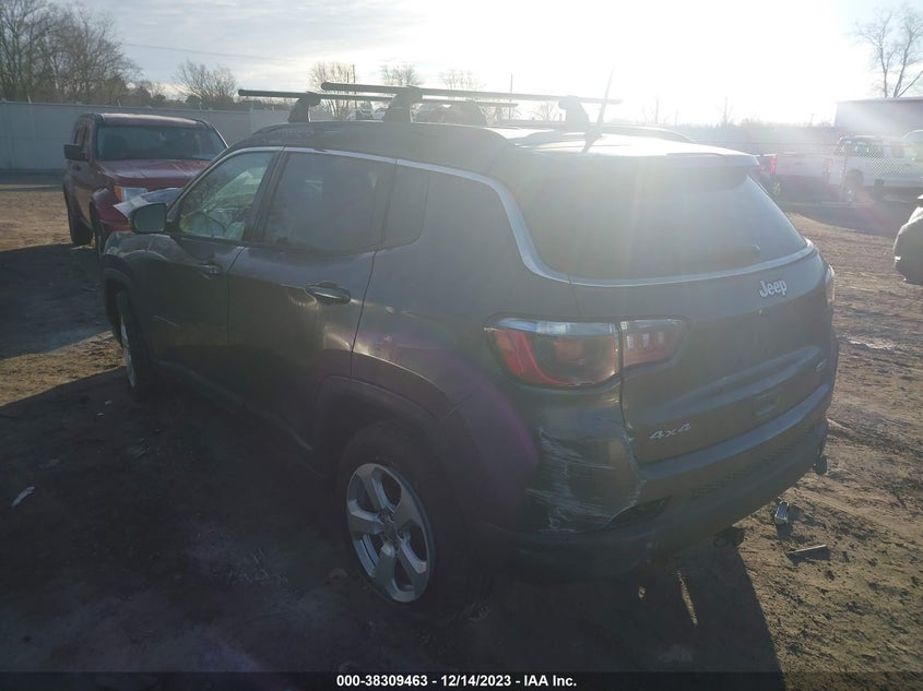 VIN 3C4NJDBB1JT366093 2018 JEEP COMPASS LATITUDE 4X4