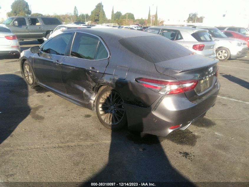 2018 TOYOTA CAMRY SE - 4T1B11HK9JU500293