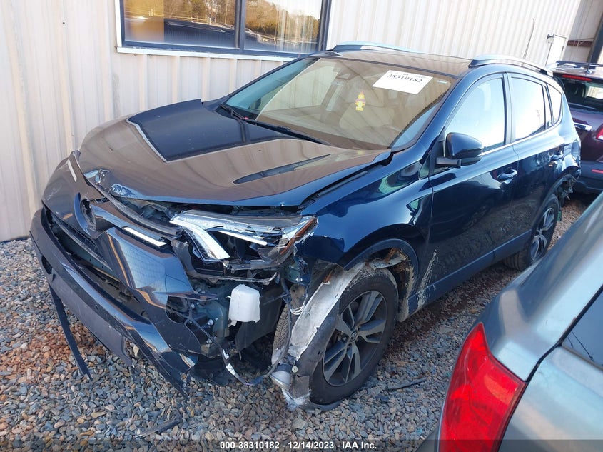VIN JTMWFREV4JJ736372 2018 TOYOTA RAV4 XLE