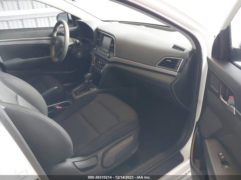 VIN 5NPD84LF1JH233567 2018 HYUNDAI ELANTRA SEL