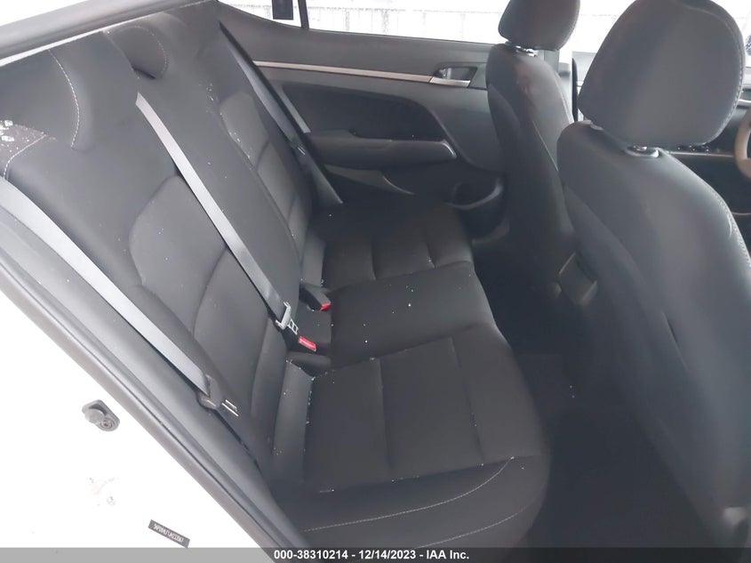 VIN 5NPD84LF1JH233567 2018 HYUNDAI ELANTRA SEL