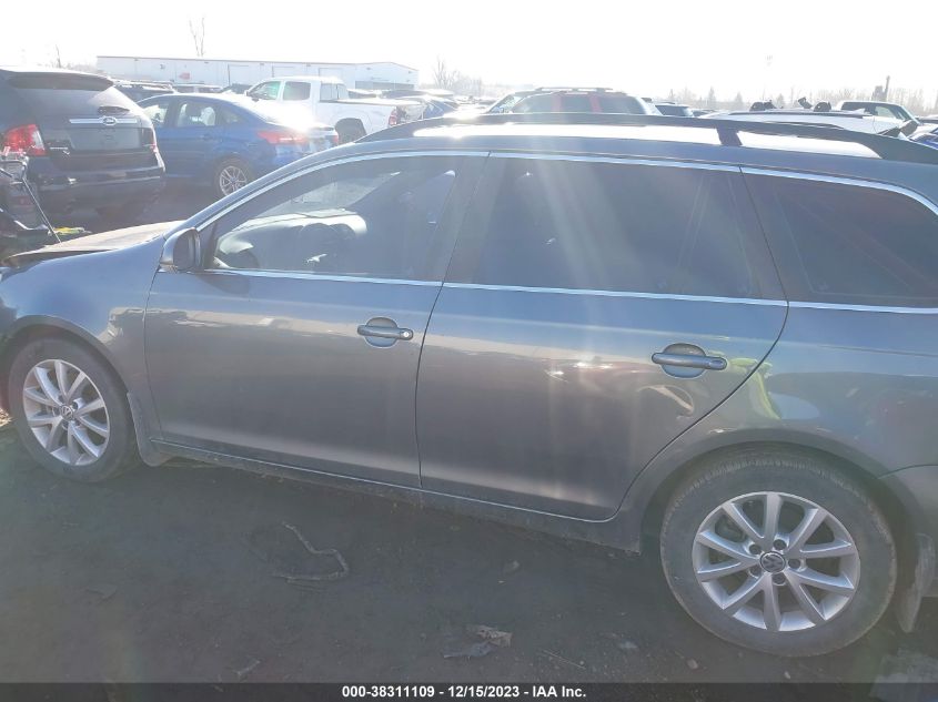 2013 VOLKSWAGEN JETTA SPORTWAGEN 2.5L SE - 3VWPP7AJ0DM695865