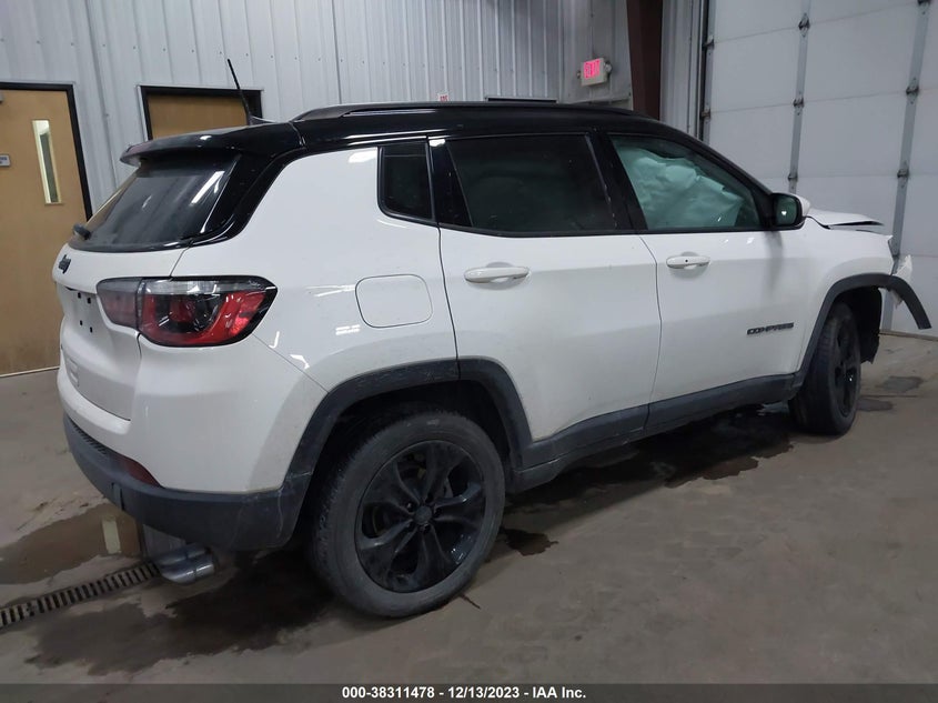 VIN 3C4NJDBBXJT433693 2018 JEEP COMPASS ALTITUDE 4X4