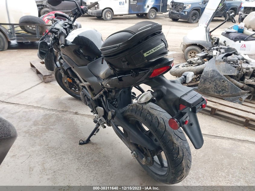 VIN JS1VP55A0N7100432 2022 SUZUKI SV650
