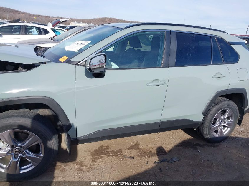 2022 TOYOTA RAV4 XLE - 2T3W1RFV6NW226898