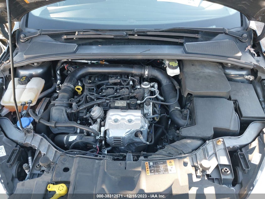 VIN 1FADP3FE7JL331777 2018 FORD FOCUS SE
