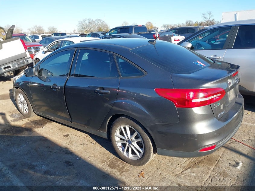 VIN 1FADP3FE7JL331777 2018 FORD FOCUS SE