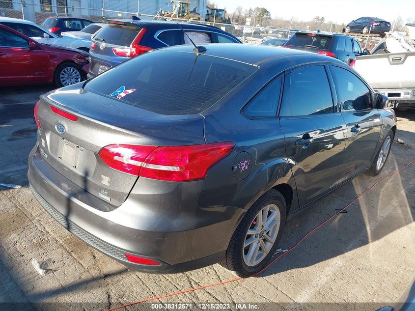 VIN 1FADP3FE7JL331777 2018 FORD FOCUS SE