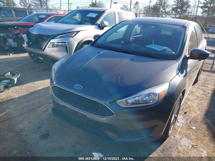 VIN 1FADP3FE7JL331777 2018 FORD FOCUS SE