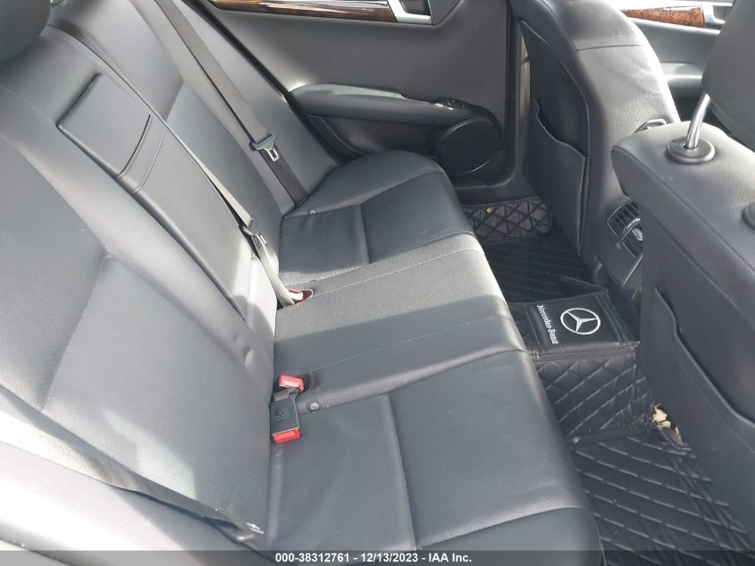 2013 MERCEDES-BENZ C 300 LUXURY 4MATIC/SPORT 4MATIC - WDDGF8AB7DA839886