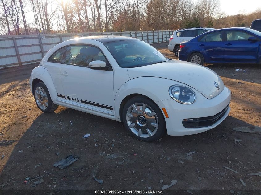 2014 VOLKSWAGEN BEETLE 2.5L - 3VWJP7AT2EM627060