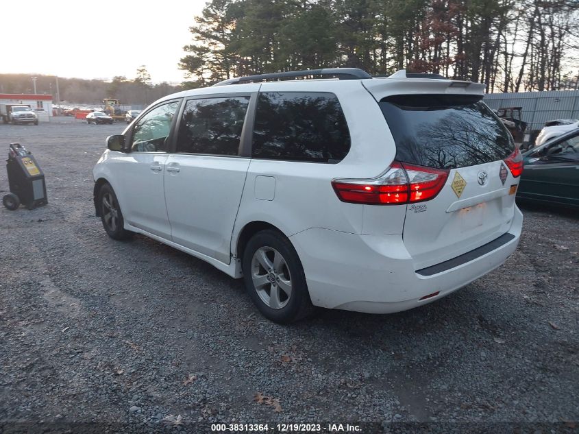 5TDKZ3DC8JS910921 2018 TOYOTA SIENNA, photo no. 3