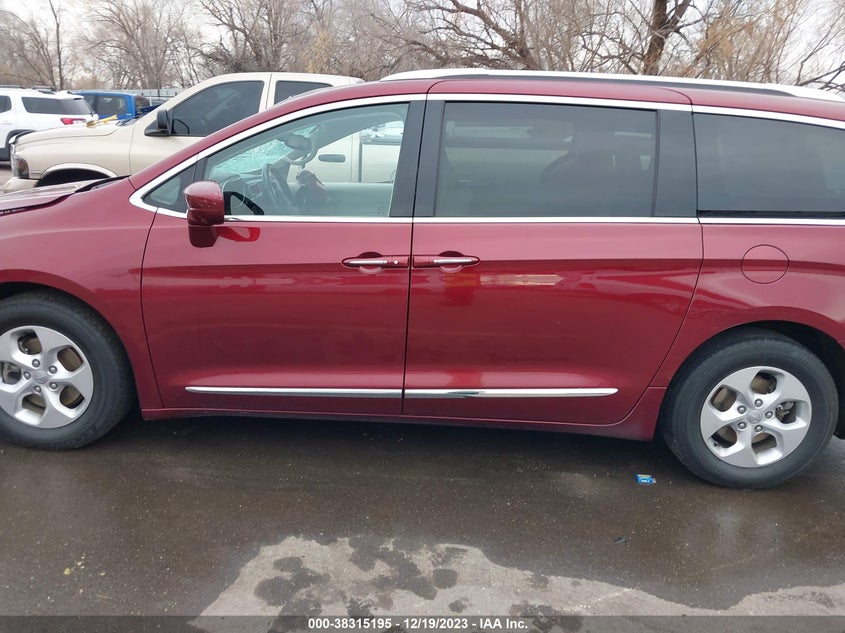 VIN 2C4RC1EG5HR584536 2017 CHRYSLER PACIFICA TOURING-L PLUS