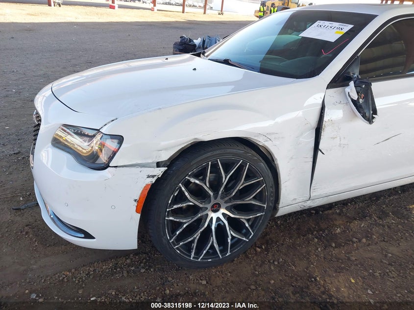 VIN 2C3CCABGXJH201751 2018 CHRYSLER 300 300S