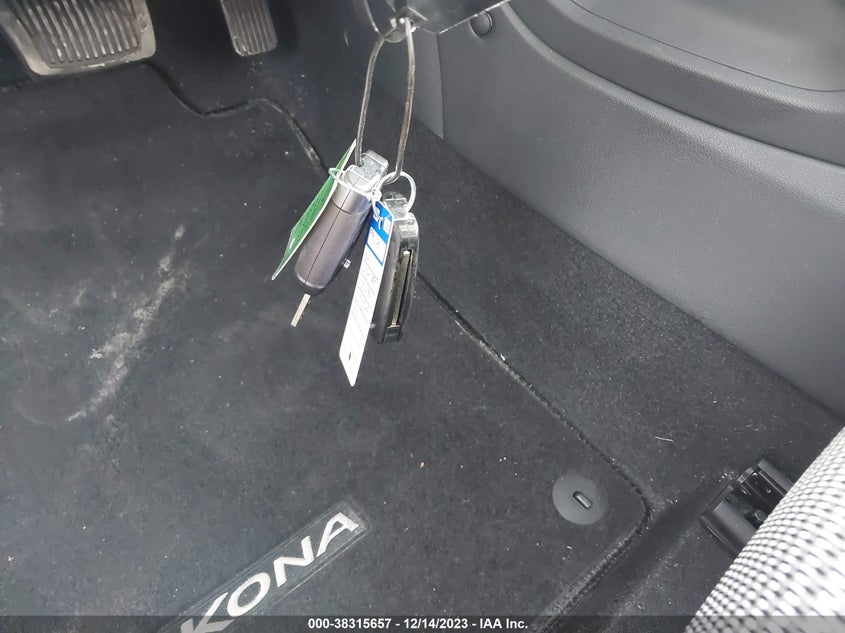 VIN KM8K22AB7NU770609 2022 HYUNDAI KONA SE