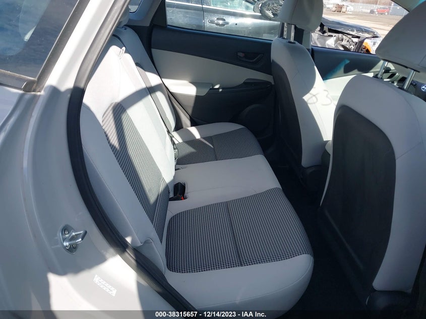 VIN KM8K22AB7NU770609 2022 HYUNDAI KONA SE