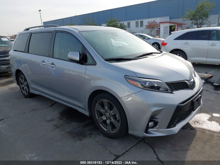 5TDXZ3DC1JS959111 2018 TOYOTA SIENNA, photo no. 1