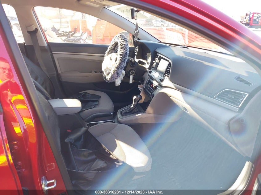 VIN 5NPD84LF2JH235893 2018 HYUNDAI ELANTRA SEL