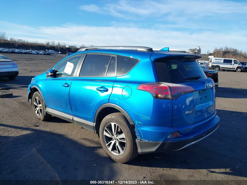 VIN JTMRFREV0JJ744482 2018 TOYOTA RAV4 XLE