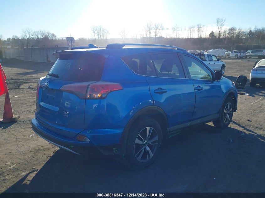 VIN JTMRFREV0JJ744482 2018 TOYOTA RAV4 XLE