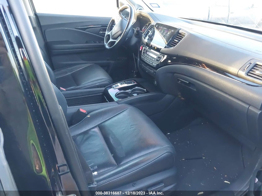 VIN 5FNYF5H65KB043258 2019 HONDA PILOT TOURING