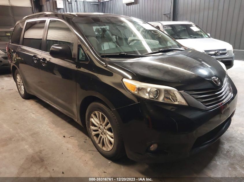 2013 TOYOTA SIENNA XLE - 5TDYK3DC3DS359008