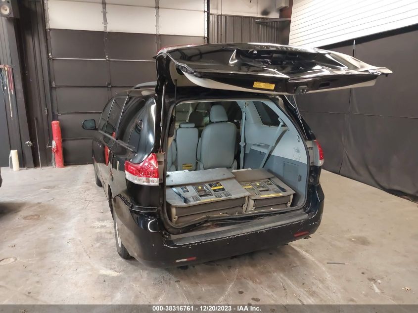 2013 TOYOTA SIENNA XLE - 5TDYK3DC3DS359008