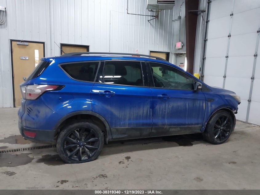VIN 1FMCU9J99HUE08533 2017 FORD ESCAPE TITANIUM