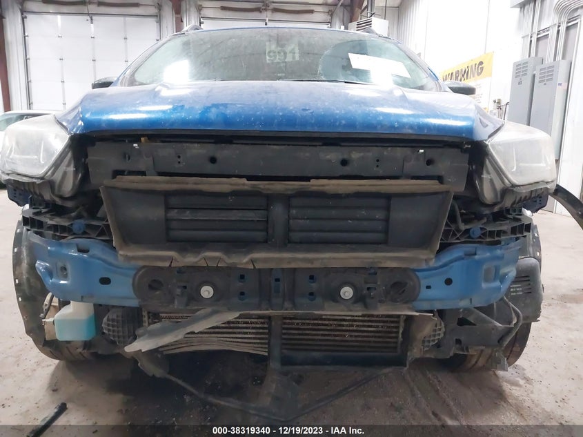 VIN 1FMCU9J99HUE08533 2017 FORD ESCAPE TITANIUM