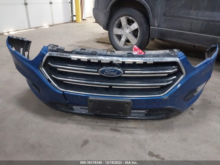 VIN 1FMCU9J99HUE08533 2017 FORD ESCAPE TITANIUM
