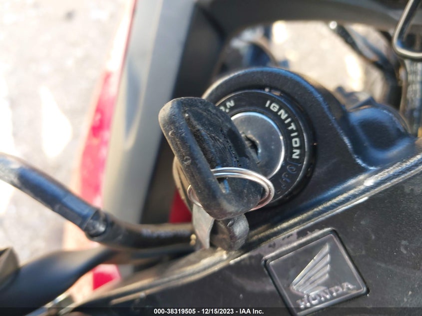 VIN MLHNC5100M5700034 2021 HONDA CBR300 R